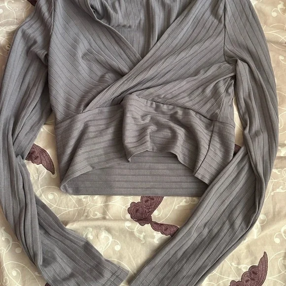 3 top bundle - Picture 2 of 2